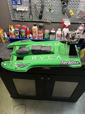 VINTAGE NITRO R/C Hydroplane Racing Boat For Parts or Repair OR PROJECT BOAT - Image 1 of 4