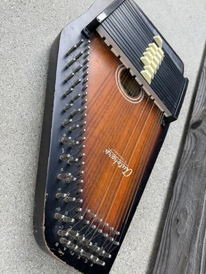 Autoharp by Oscar Schmidt 15-Chord (Model OS-15B) - Image 1 of 3