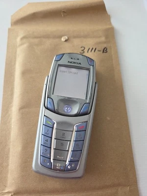 Nokia 6820 (6820a) Mobile Phone (Unlocked) QWERTY Flip Fold - Cracked fascia - Image 1 of 4