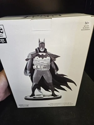 MCFARLANE'S DC BLACK & WHITE BATMAN GOTHAM BY GASLIGHT  MIKE MIGNOLA STATUE NEW - Image 1 of 4