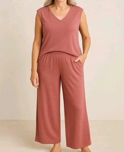 Chico's Travelers Set Knit Vneck Top Acetate Crop Pants Coral Size 2 12/14 - Picture 1 of 8