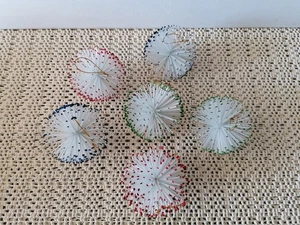 Stachelkugeln aus Plaste 6 Stk.   ø ca8cm Rarität 70zigerDDR - Bild 1 von 3