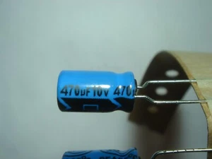 10x 470uF 10V 105°C ESR=0,25 ELKO radial #2E21 - Picture 1 of 4