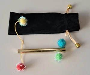 Collector’s Mini Pom-Pom Stick von Alan Wong - Bild 1 von 2