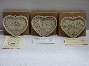 3 NEW VINTAGE PAMPERED CHEF HEART SHAPED COOKIE MOLDS + BOXES CLAY '99, 2000, 03 - Picture 1 of 9