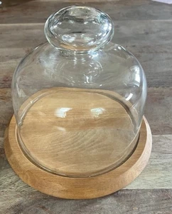 VINTAGE GLASS CLOCHE WITH WOODEN BASE DOME CHEESE BOARD CAKE DISH 7” T - Picture 1 of 6