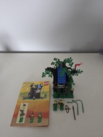 LEGO Castle 6054 Forestmen's Hideout  with Instructions 