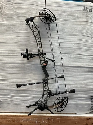 MATHEWS LIFT X 33 RH ЛУК СЛАНЕЦ С ЗЕМЛИ КОНЕЧНОСТЕЙ - Изображение 1 из 4