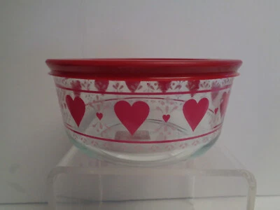 Pyrex Smitten 4-Cup Storage Bowl with Plastic Cover Pink Hearts Valentine New - Image 1 of 2