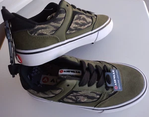 NWT Airwalk Huntington Sneakers Green Lace Up Shoes Camo Boys Youth Size 2,3,&4 - Picture 1 of 14