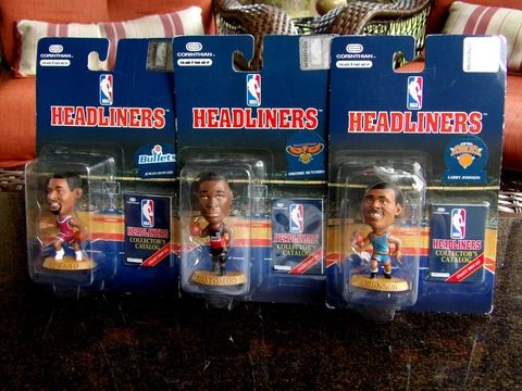DIKEMBE MUTOMBO NBA BASEKTBALL HEADLINERS LOT / LARRY JOHNSON / JUWAN HOWARD Cover
