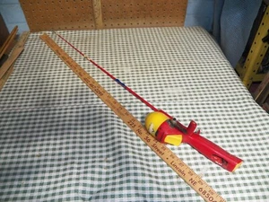 Vintage DISNEY'S PIXAR "CARS" Kids Fishing Rod & Reel by SHAKESPEARE - Picture 1 of 5