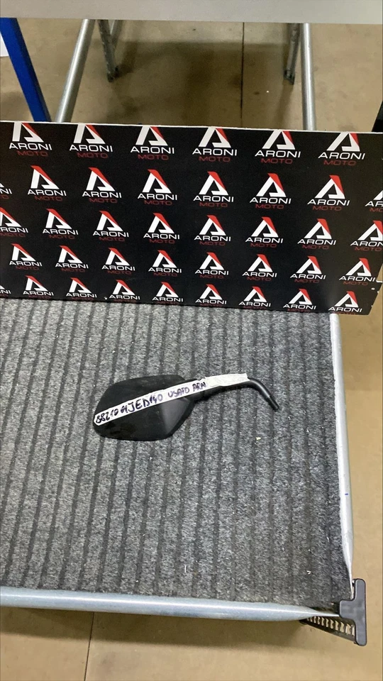 Зеркальный столб Honda CB 650 F / CB 650 R / CB 500 F / X - Изображение 1 из 1