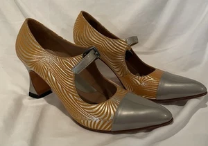 FLUEVOG Größe 8,5 Big Presence Malala gelb/silber Mary Jane mit Schnallenriemen6 - Bild 1 von 11