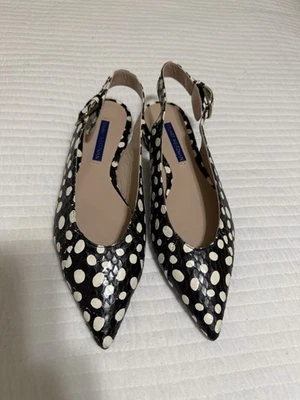 Zapatos planos de lunares Stuart Weitzman Foto 1 de 4