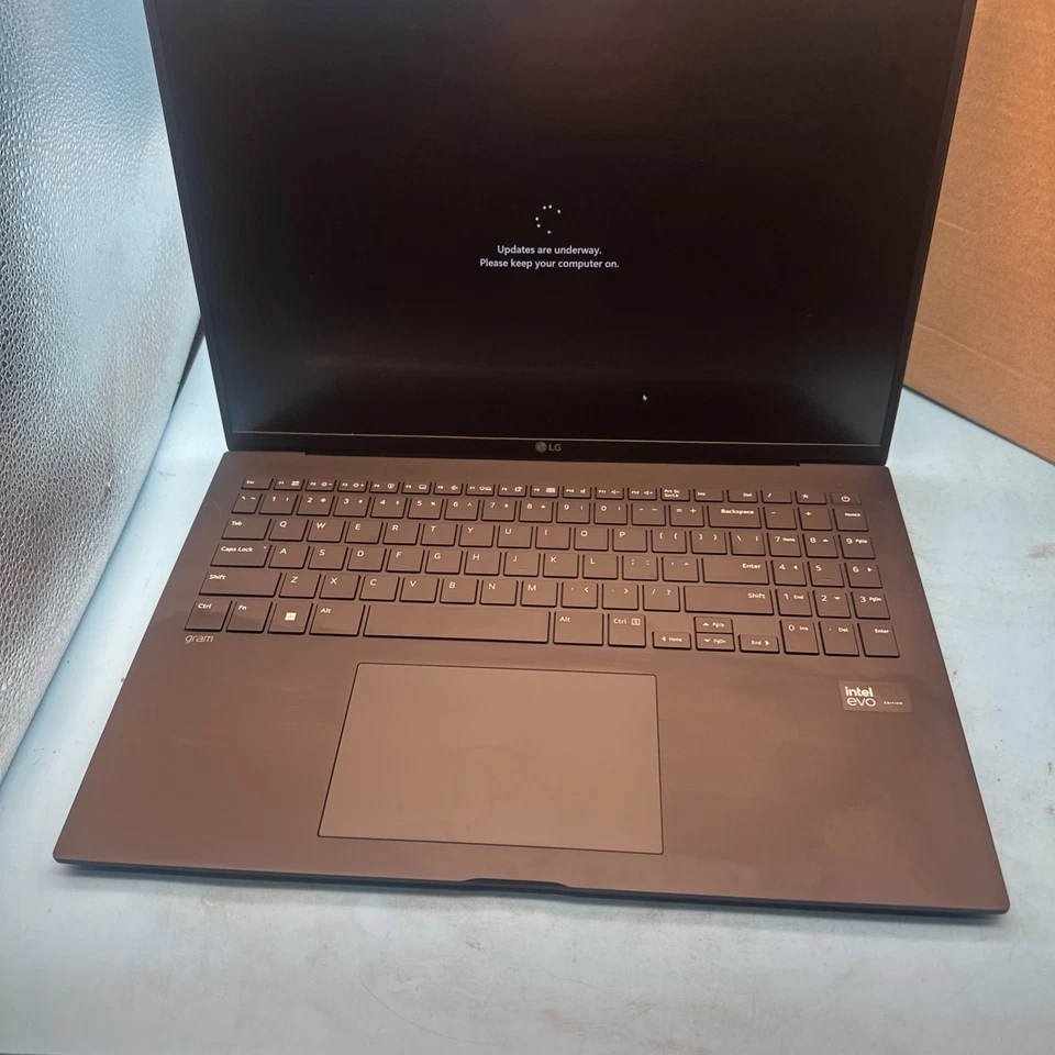 LG Gram ‎16Z90S-H.ADB7U1 16" Intel Ultra 7 155H 16GB RAM 1TB SSD - Image 1 of 4