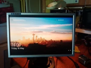 AOC N20W 20"  Widescreen LCD Monitor Built-in Speakers  - Picture 1 of 17
