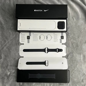 Apple Series 5 Nike Watch Box inserts et bracelet inclus MONTRE D'OCCASION - Photo 1 sur 9