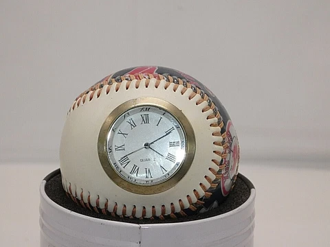 Boston Red Sox Baseball Clock Commemorative World Series RAWLINGS 2006 Works Cover