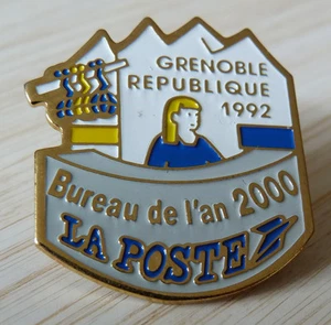 PIN'S PTT LA POSTE STADT GRENOBLE REPUBLIK 1992 BÜRO DES JAHRES 2000 - Bild 1 von 1