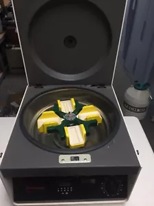 Hettich 1200 Centrifuge - Picture 1 of 6