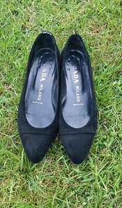 Spitze Wildleder-Ballerinas (PRADA), Größe 37.5 schwarz; inklusive weiße Tasche - Bild 1 von 24