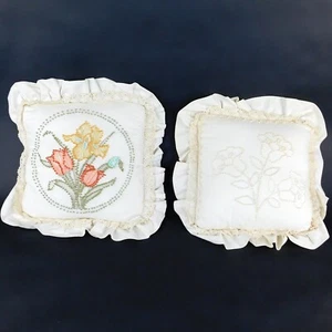 Throw Pillows Off White Pair Crocheted Trim Centers French Knot Floral Designs - Picture 1 of 10