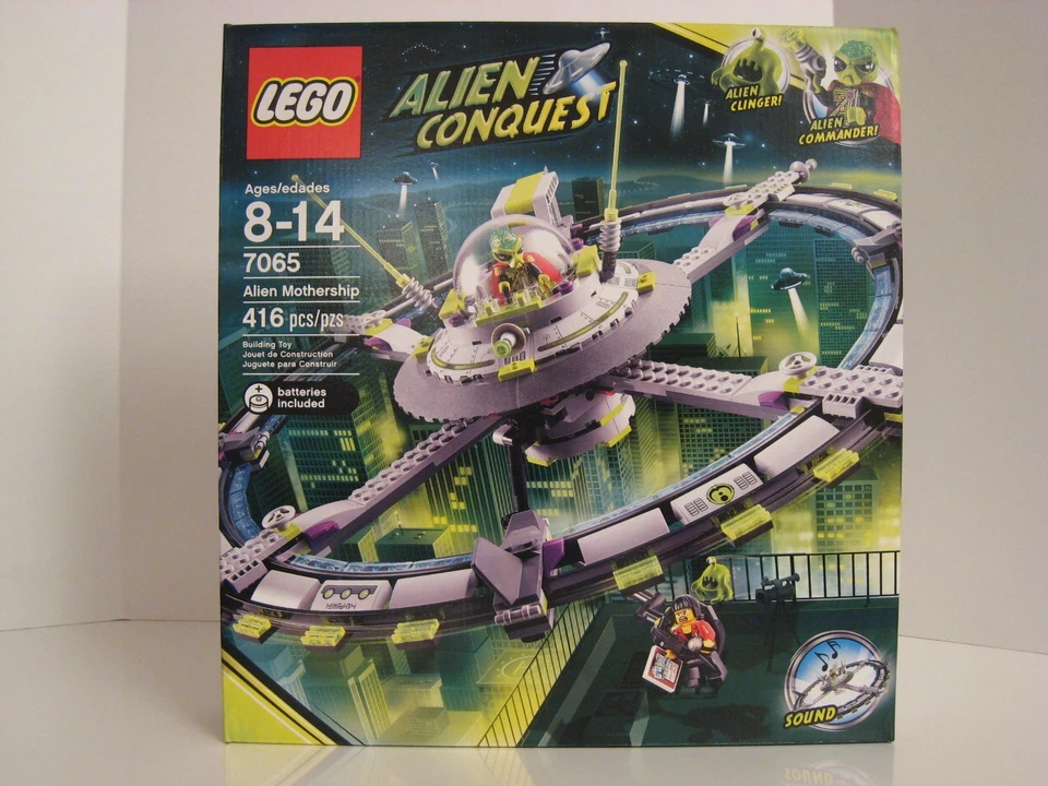 LEGO 7065 Alien Conquest Alien Mothership, New and Factory Sealed - Image 1 of 1