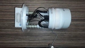 BOMBA COMBUSTIBLE DACIA DUSTER GASOLINA EN DEPÓSITO 172907965R - Imagen 1 de 4