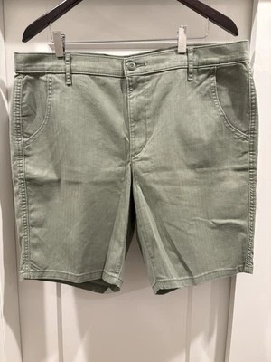 Pantalones cortos Levi’s talla 33 verde salvia para hombre con agua y menos algodón Foto 1 de 4