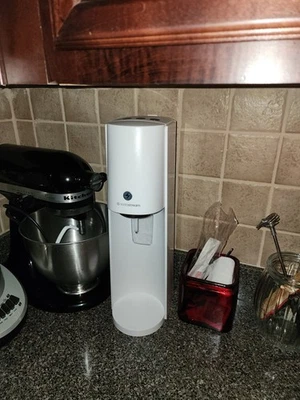 Kit para hacer agua con gas SodaStream E-Terra máquina de refrescos de un toque blanca Foto 1 de 2