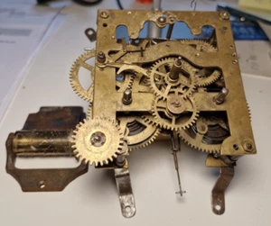Altes Uhrwerk mit Spieluhr Kamm Ersatzteil für Wanduhr Regulator ungeprüft - Bild 1 von 22