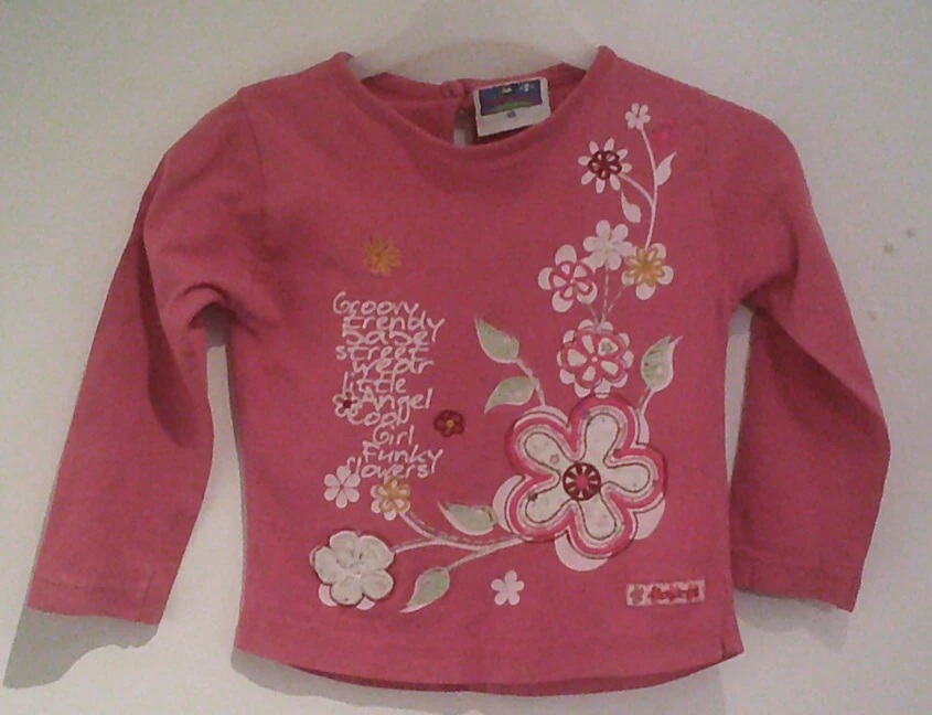 Pinkfarbiges Shirt Langarm mit Druck und Stickerei Gr. 86 - Bild 1 von 1