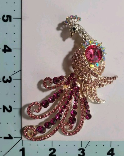 VETEMENTS Spilla Ciondolo Spilla Pavone Rosa Gioielli Moda VELOCE Spedizione Gratuita 4 Pollici