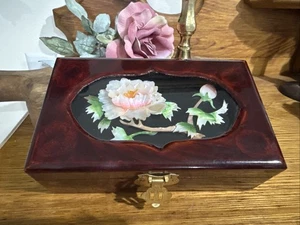 Vintage Chinese Wood Lacquer Jewelry Trinket Box 3D Shell Art Lotus Flower Lined - Picture 1 of 12