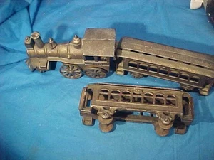3pc Early 20thc KENTON Cast Iron FLOOR TRAIN Toy SET LOCOMOTIVE w 2 PULLMAN CARS - Picture 1 of 5