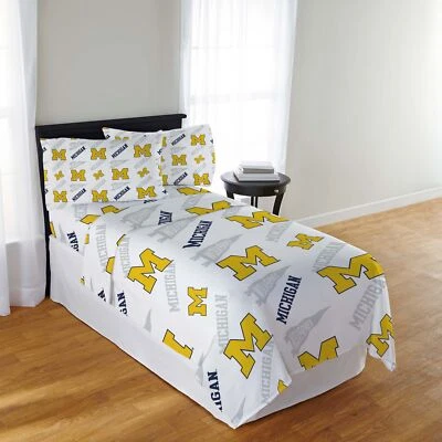 NCAA Officially Licenced Michigan Wolverines Sheet Set - Image 1 of 4