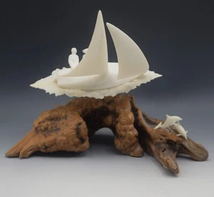 JOHN PERRY VELERO CON GENTE Y DELFINES GRAN ESCULTURA 12" VINTAGE - Imagen 1 de 8