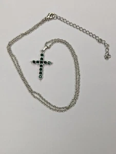 NON TARNISH Emerald Green Cross Silver Artisan Pendant w Adjustable 18-21" Chain - Picture 1 of 3