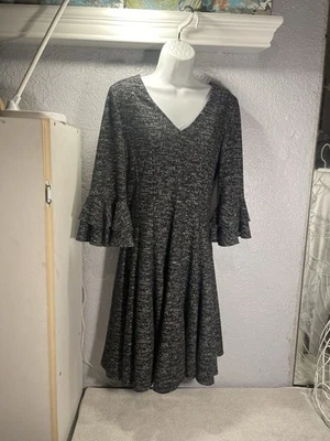 Gabby Skye Women's Textured Fit & Flare Midi Dress Size 14 Black White Party - Image 1 of 4