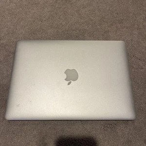 Apple Macbook Air 13" 2015 | i5 8GB RAM 256GB SSD - Picture 1 of 3