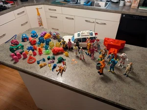 Lote de accesorios grandes de colección Ghostbusters Ecto 1 Ghosts People COMO ESTÁ - Imagen 1 de 24