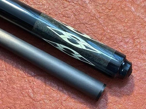 McDermott Poolqueue mit TNT Black Phantom Carbon Fiber Break Schaft. - Bild 1 von 6