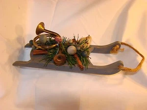 HD15 COUNTRY BLUE SLED WALL HANGING - INCLUDES BIRD & FRENCH HORN - Picture 1 of 5
