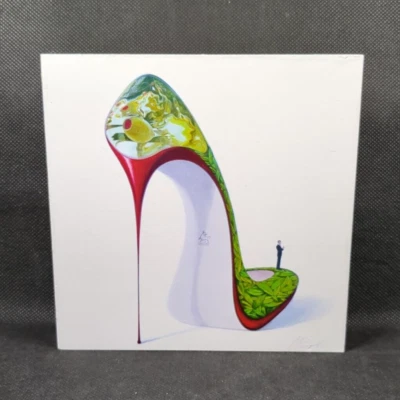 Imagen en bloque de Inna Panasenko de su colección "Stilleto" ACEITUNAS VERDES Foto 1 de 4