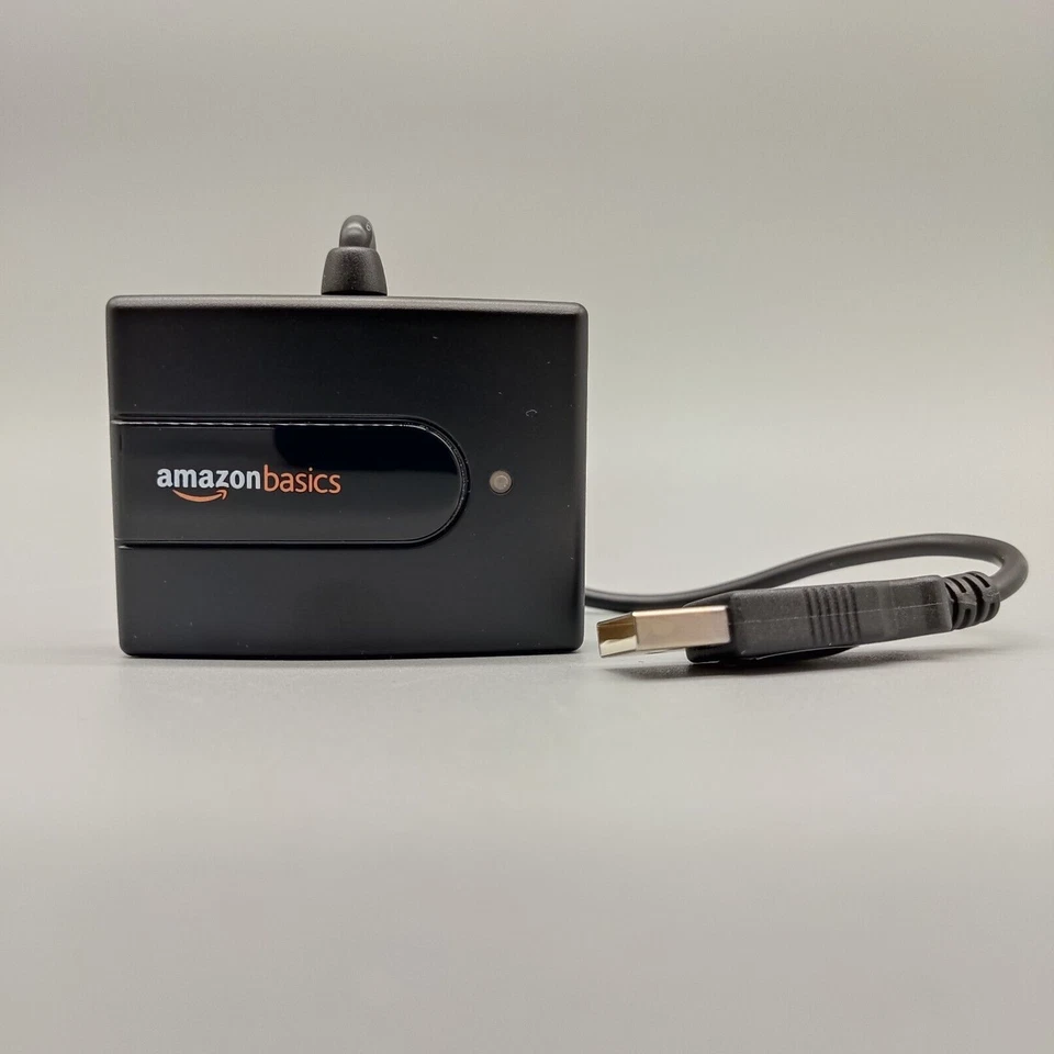 Amazon Basics 4-Port USB-zu-USB 3.0 Hub mit Netzteil - Schwarz (HU3641V1)