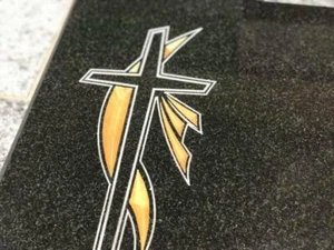 Gedenkstein Grabstein Grabplatte Naturstein Liegestein mit KREUZ silber/ gold - Bild 1 von 10