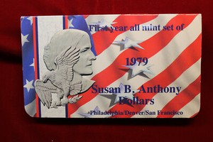 3-SUSAN B. ANTHONY DOLLARS, 3-1979 COINS , ALL 3 IN A PRESENTATION CARD, P-D-S