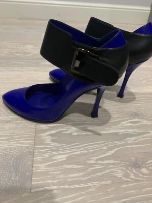 Bombas eléctricas Sergio Rossi azul y negro talla 37.5 con caja original Foto 1 de 4