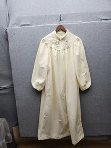 Vintage elfenbeinfarbenes Nachthemd mit bestickter Blumenpasse von berühmten Bodies mittlere Größe - Bild 1 von 7